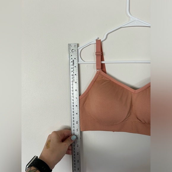 NWOT Knix Good To Go Seamless Bra Size M Pink Wireless Back Coverage - Picture 3 of 7